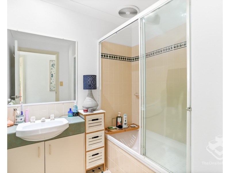 ID:21188661/7-9 Santa Cruz Boulevard, Clear Island Waters QLD 4226