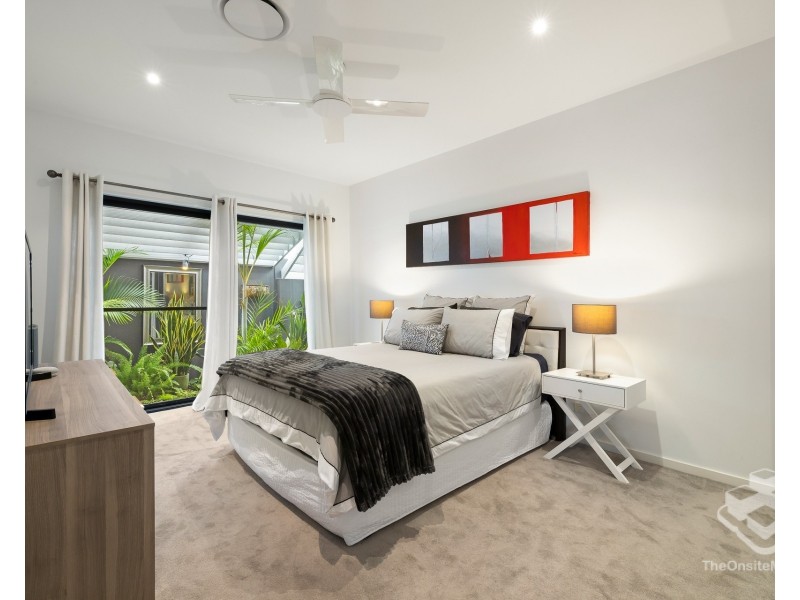 29 Sunshine Boulevard, Broadbeach Waters QLD 4218