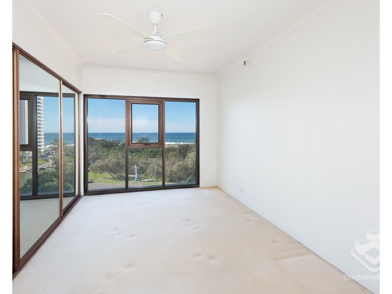 33/2 Admiralty Drive, Surfers Paradise QLD 4217
