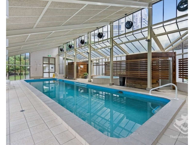 33/2 Admiralty Drive, Surfers Paradise QLD 4217