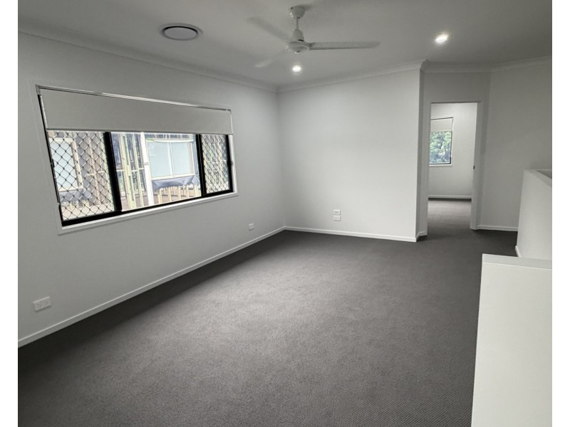 33 Headway Street, Nerang QLD 4211
