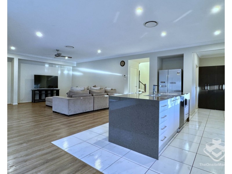 20 Southview Cresent, Carindale QLD 4152