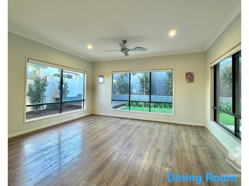 20 Southview Cresent, Carindale QLD 4152