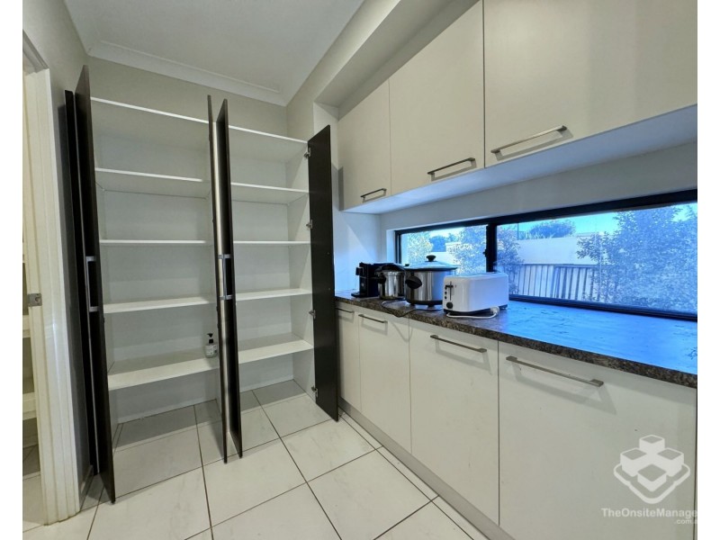 20 Southview Cresent, Carindale QLD 4152