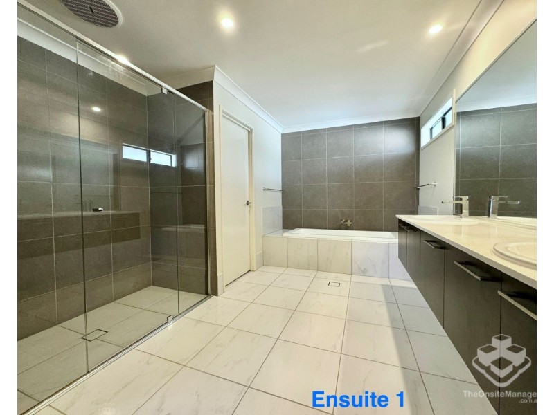 20 Southview Cresent, Carindale QLD 4152