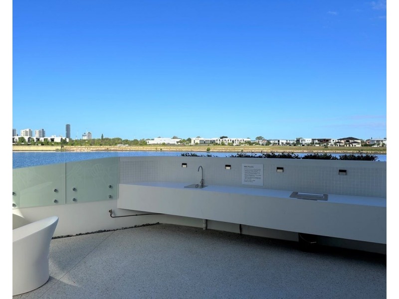 ID:21189026/24 The Lanes Boulevard, Mermaid Waters QLD 4218