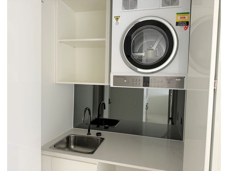 ID:21189026/24 The Lanes Boulevard, Mermaid Waters QLD 4218