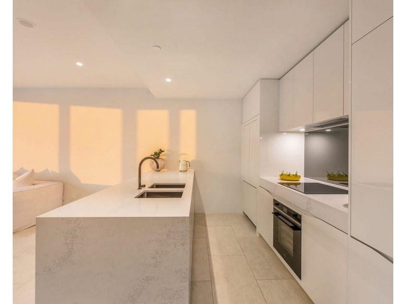 ID:21189026/24 The Lanes Boulevard, Mermaid Waters QLD 4218