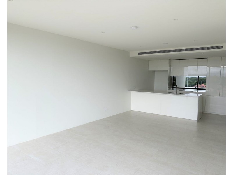 ID:21189026/24 The Lanes Boulevard, Mermaid Waters QLD 4218
