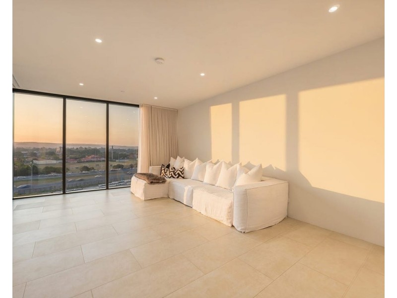 ID:21189026/24 The Lanes Boulevard, Mermaid Waters QLD 4218