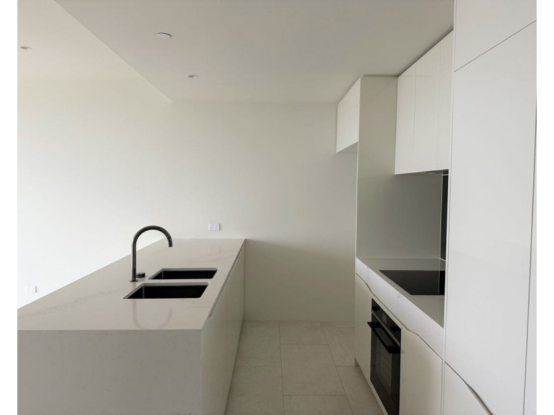 ID:21189026/24 The Lanes Boulevard, Mermaid Waters QLD 4218