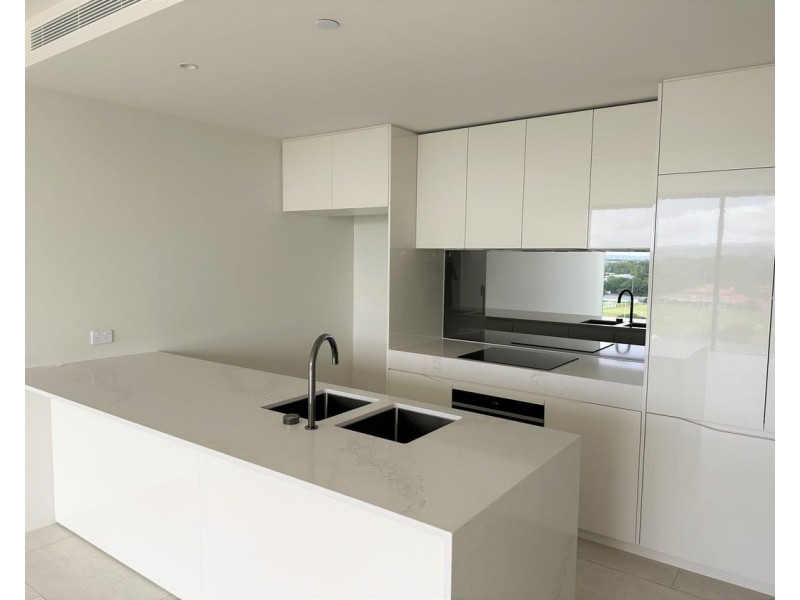 ID:21189026/24 The Lanes Boulevard, Mermaid Waters QLD 4218