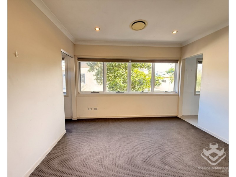 2/13 Chirn Crescent, Labrador QLD 4215