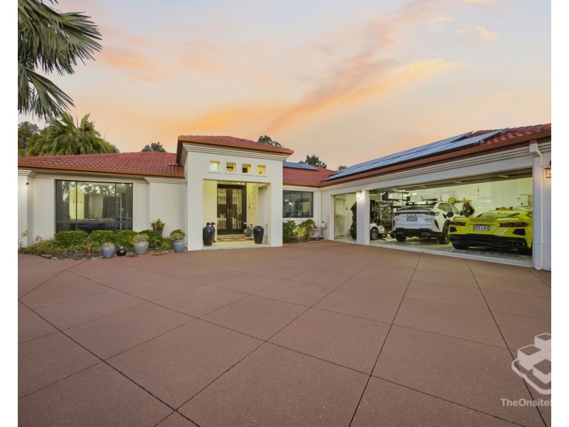 3170 Riverleigh Drive, Hope Island QLD 4212