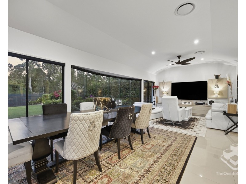 3170 Riverleigh Drive, Hope Island QLD 4212