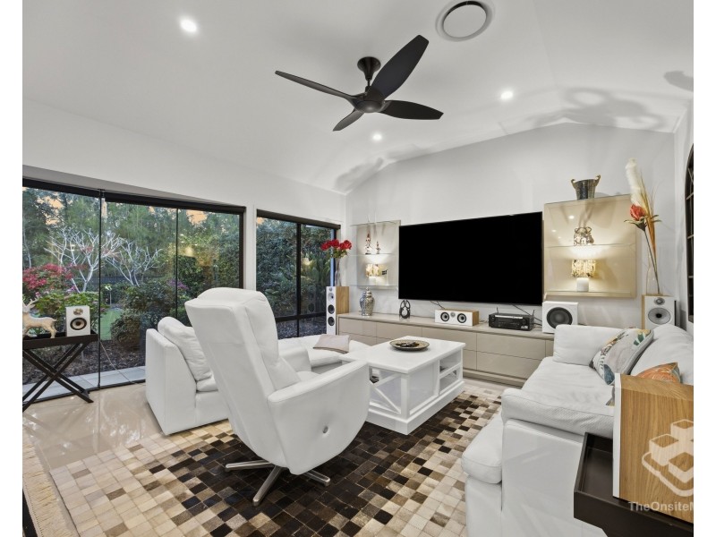 3170 Riverleigh Drive, Hope Island QLD 4212