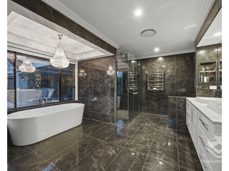 3170 Riverleigh Drive, Hope Island QLD 4212