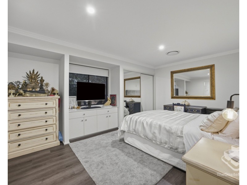 3170 Riverleigh Drive, Hope Island QLD 4212