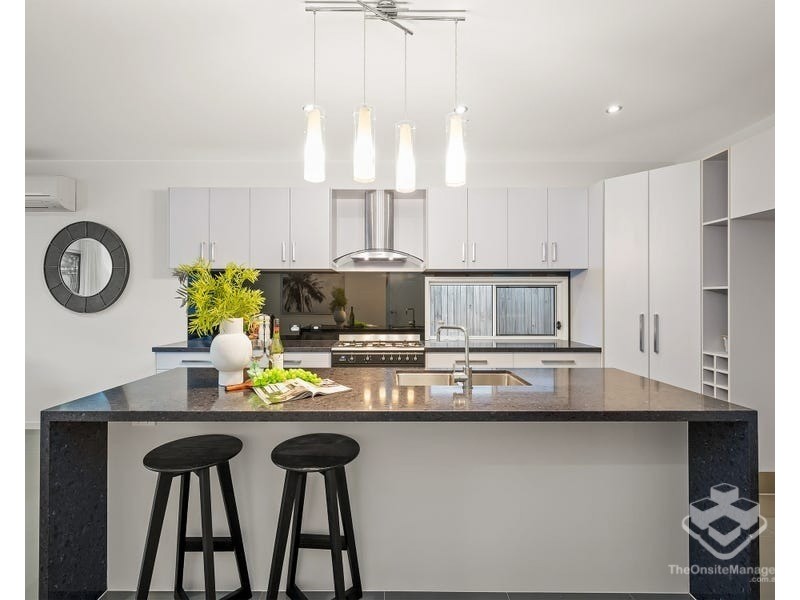 24 Boronia Avenue, Holland Park West QLD 4121