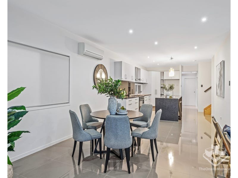 24 Boronia Avenue, Holland Park West QLD 4121