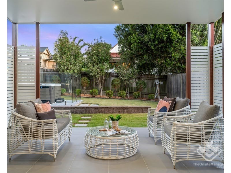 24 Boronia Avenue, Holland Park West QLD 4121