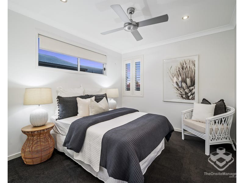 24 Boronia Avenue, Holland Park West QLD 4121