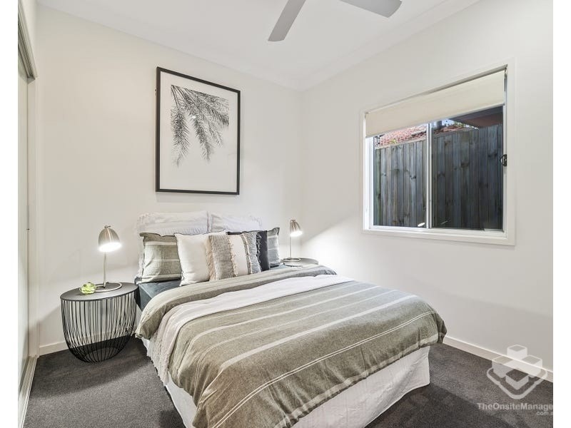 24 Boronia Avenue, Holland Park West QLD 4121
