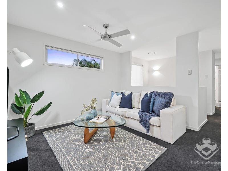 24 Boronia Avenue, Holland Park West QLD 4121