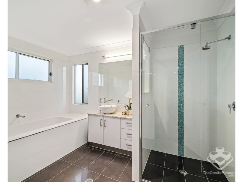 24 Boronia Avenue, Holland Park West QLD 4121
