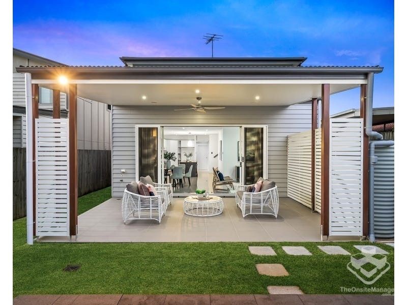24 Boronia Avenue, Holland Park West QLD 4121