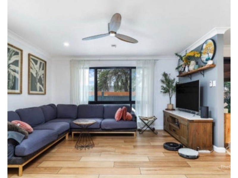 2 Nevenia Street, Labrador QLD 4215
