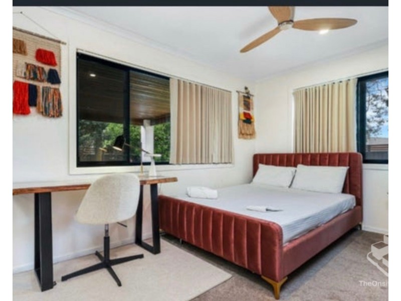 2 Nevenia Street, Labrador QLD 4215
