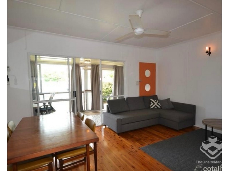 9 First Avenue, Labrador QLD 4215