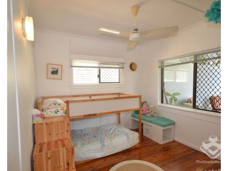 9 First Avenue, Labrador QLD 4215