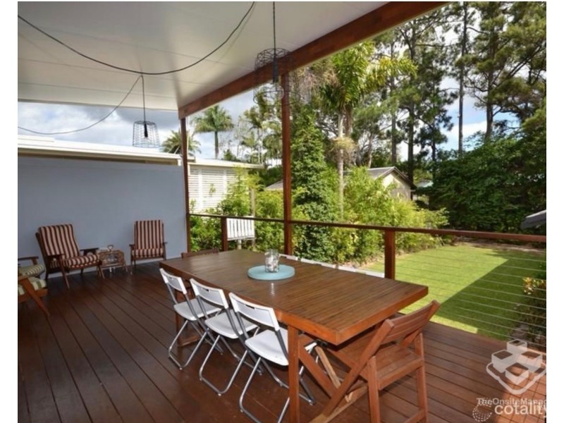 9 First Avenue, Labrador QLD 4215