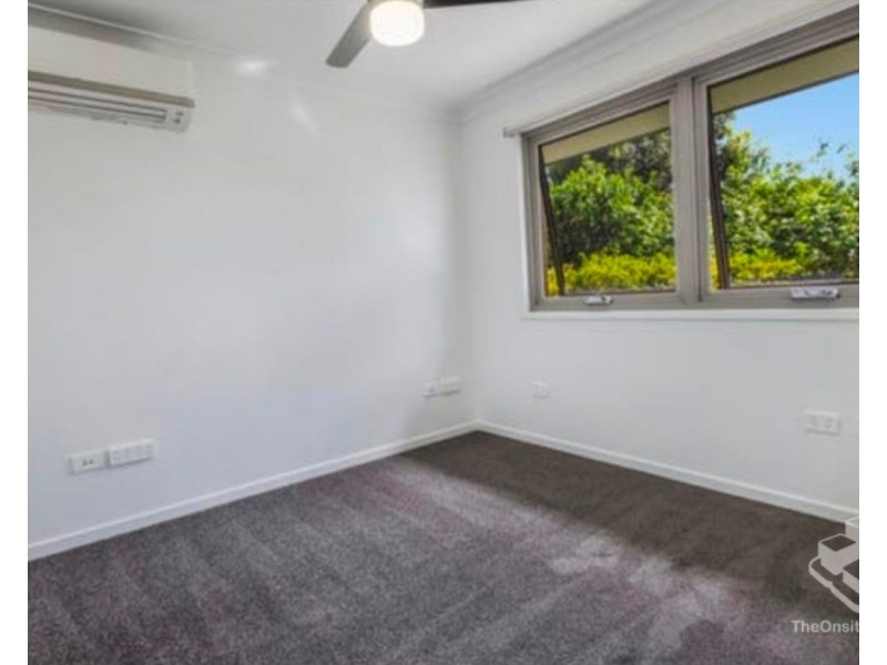 24 Essington Mews, Leichhardt QLD 4305