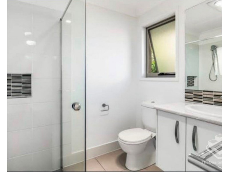 24 Essington Mews, Leichhardt QLD 4305
