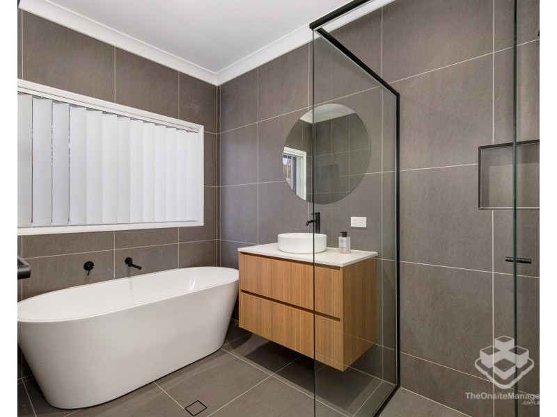 30 Glenwater Crescent, Helensvale QLD 4212