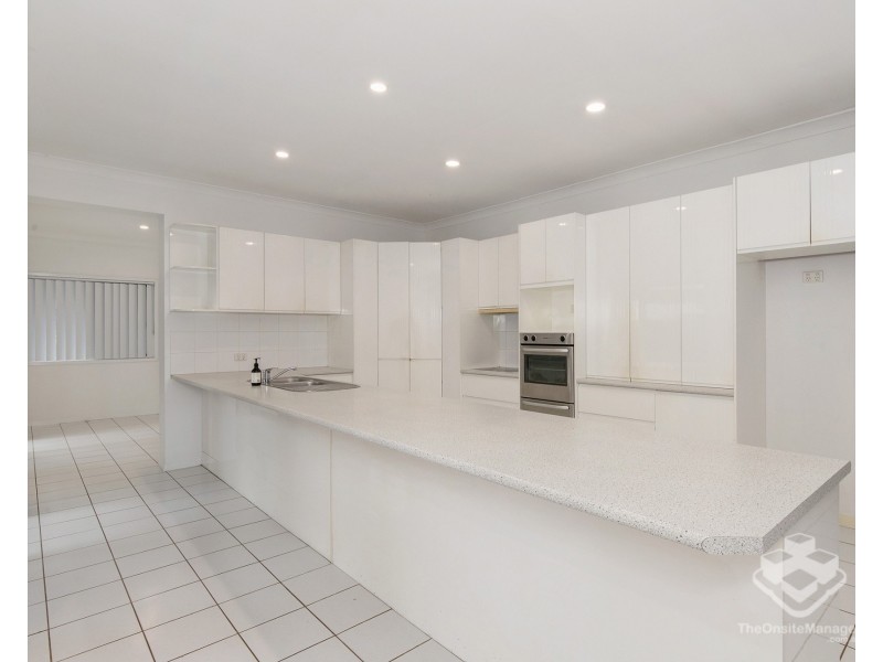 30 Glenwater Crescent, Helensvale QLD 4212