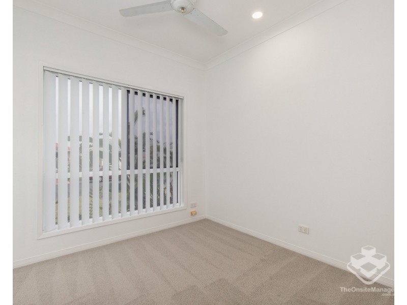 30 Glenwater Crescent, Helensvale QLD 4212