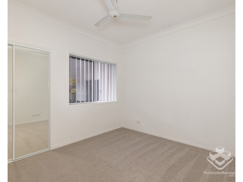 30 Glenwater Crescent, Helensvale QLD 4212