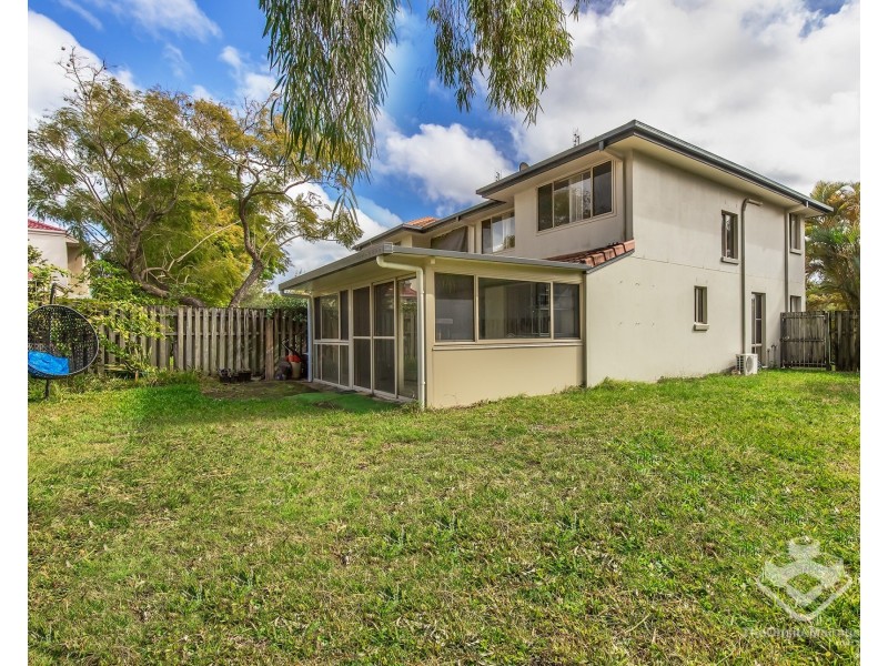 19 Harrow Place, Arundel QLD 4214