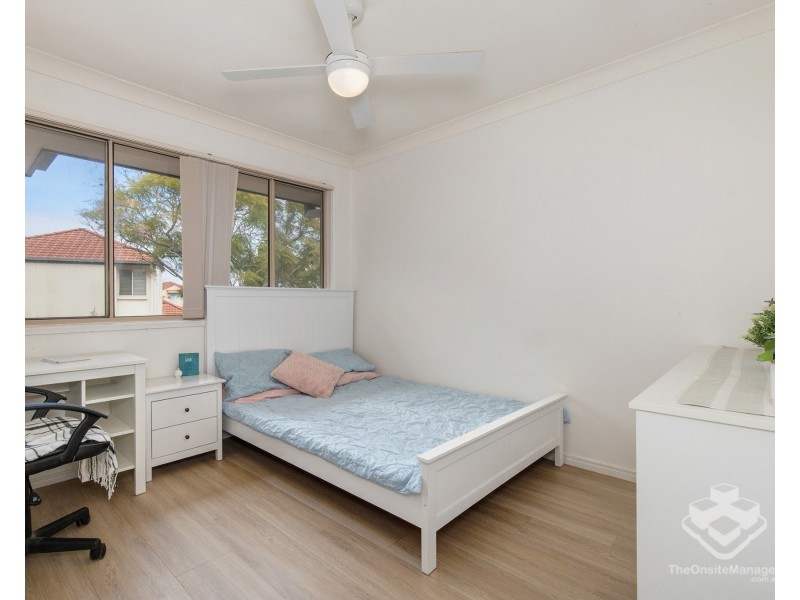 19 Harrow Place, Arundel QLD 4214