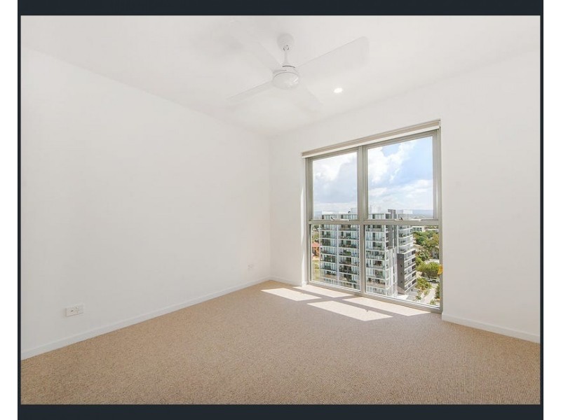 ID:21189456/388 Marine Parade, Labrador QLD 4215