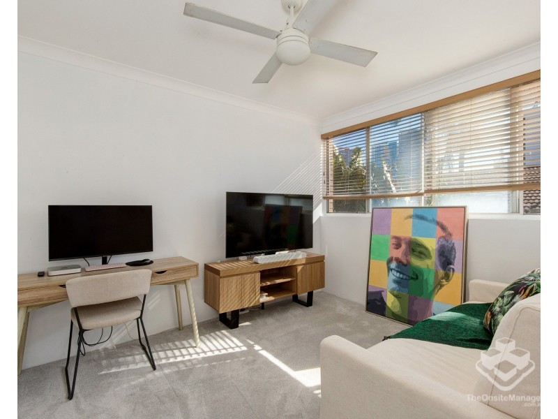 8/11 Lather Street, Southport QLD 4215