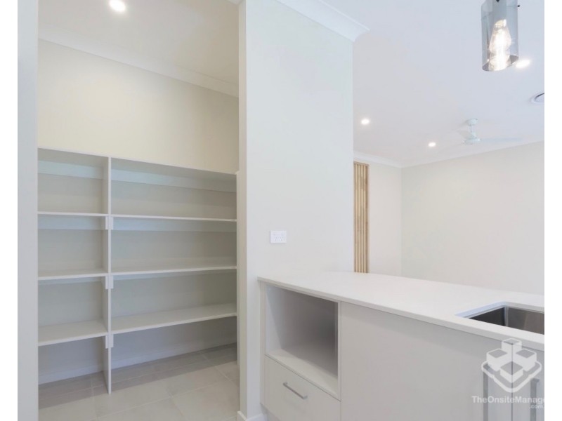 49 Zaffar Ave, Park Ridge QLD 4125