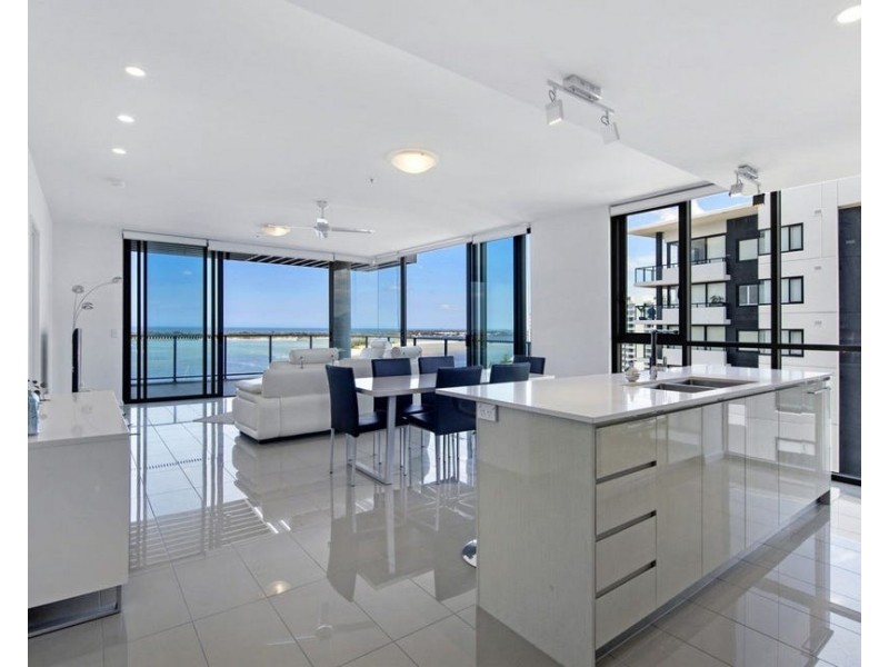 ID:21189646/378 Marine Parade, Labrador QLD 4215