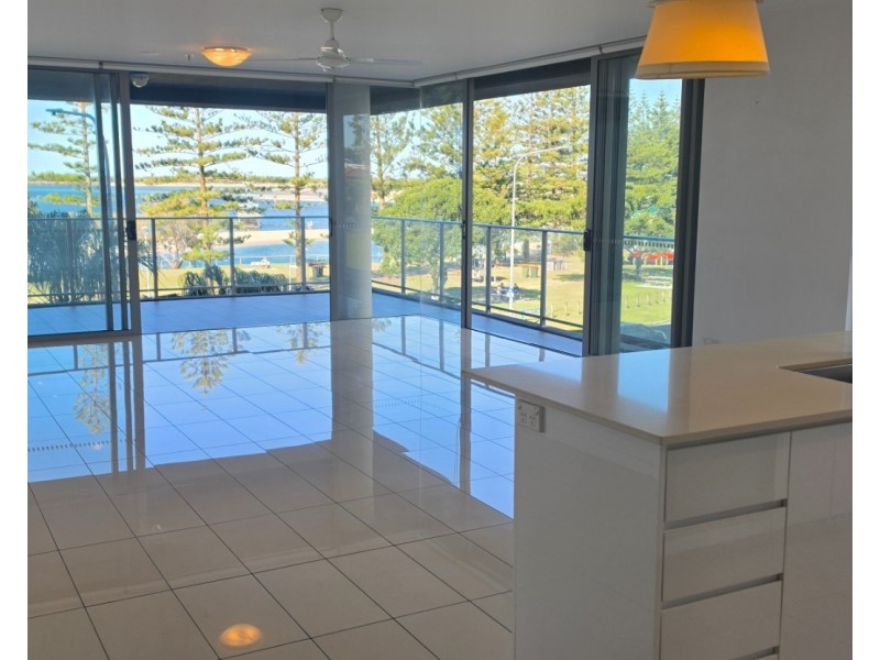 ID:21189646/378 Marine Parade, Labrador QLD 4215