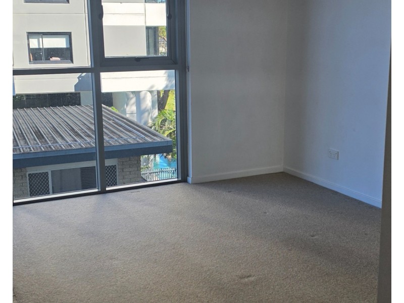ID:21189646/378 Marine Parade, Labrador QLD 4215