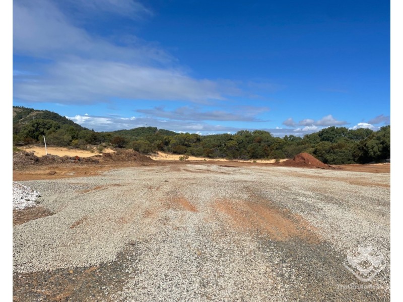 420 Scenic Highway, Rosslyn QLD 4703